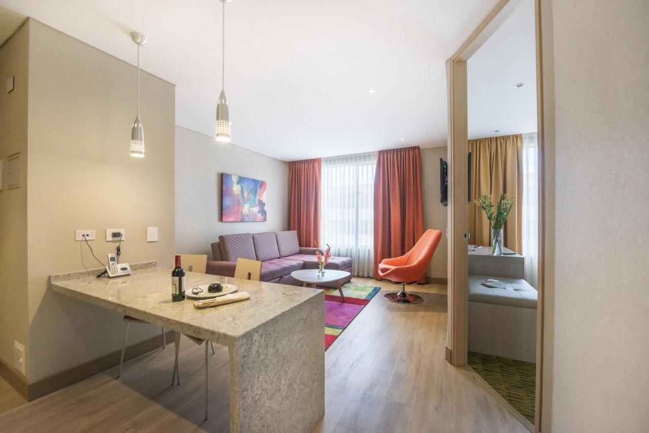 Hotel Plaza Suites Bogotá Exteriör bild